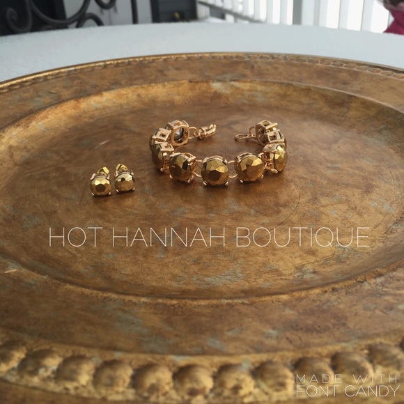 π Metallic Gold Bracelet - Picture 3 of 4