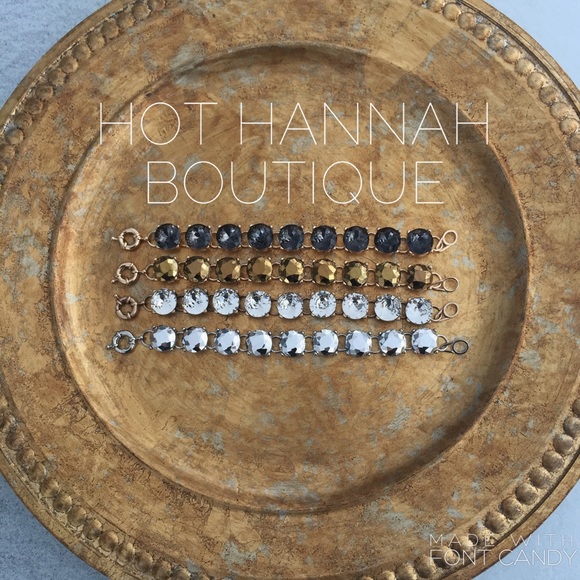 π Metallic Gold Bracelet - Picture 4 of 4