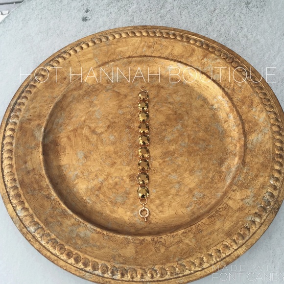 🆕 Metallic Gold Bracelet - Picture 3 of 4