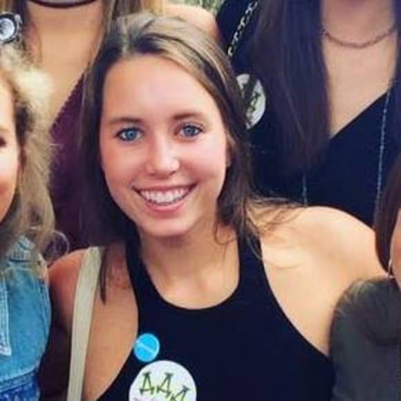 Meet your Posher, Cece