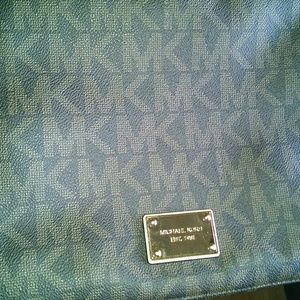 Michael Kors messenger