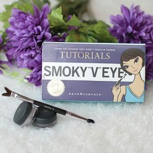 🎉LAST REDUCTION! 🎀BareMinerals Smoky V Eye Kit