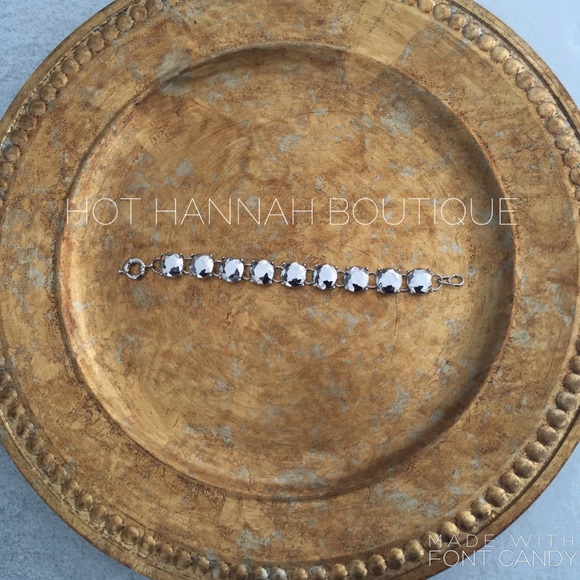 🆕 Platinum Metallic Bracelet - Picture 2 of 4