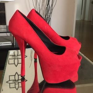 Platform peep toe Red heels