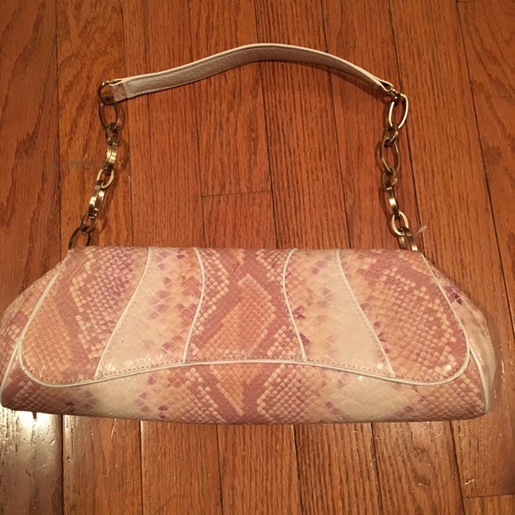 VIA SPIGA PINK EMBOSSED LEATHER CHAIN STRAP CLUTCH