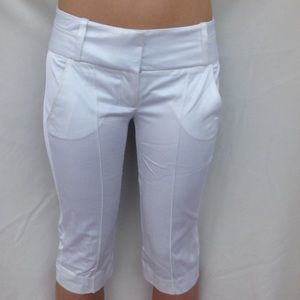 BRAND NEW! White bebe capris never worn!