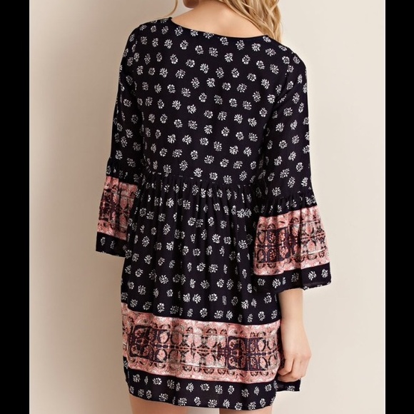 💕 SALE 💕Harper Floral Print Lace-Up Dress - Picture 4 of 4