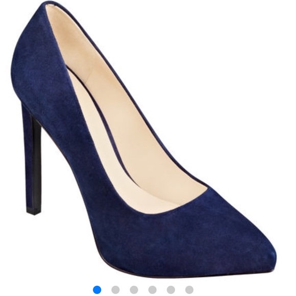 Pointy toe pumps - Picture 1 of 4