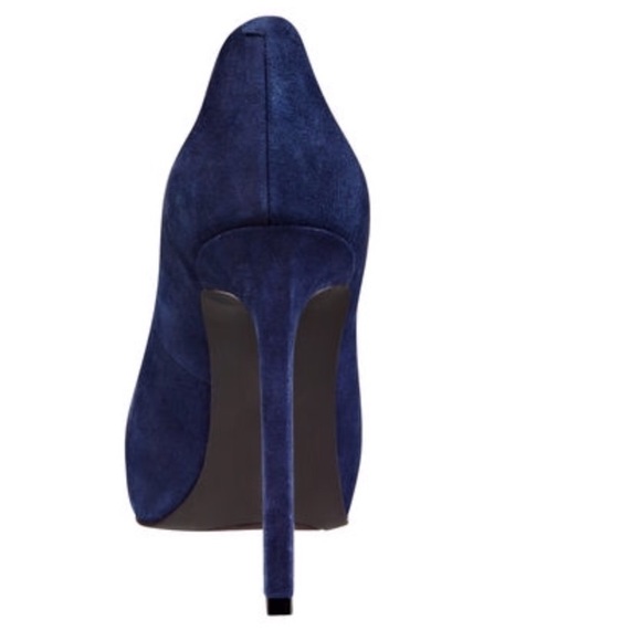 Pointy toe pumps - Picture 4 of 4