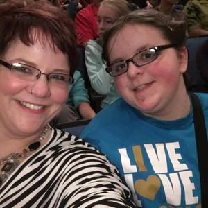 Meet your Posher, Dana