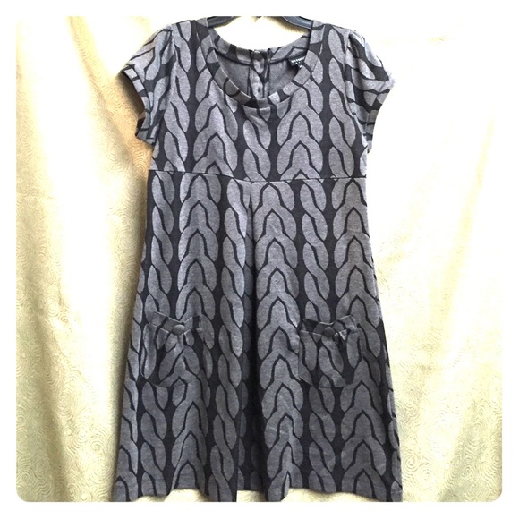En Focus Dresses & Skirts - Cute Grey Patterened Dress by En Focus