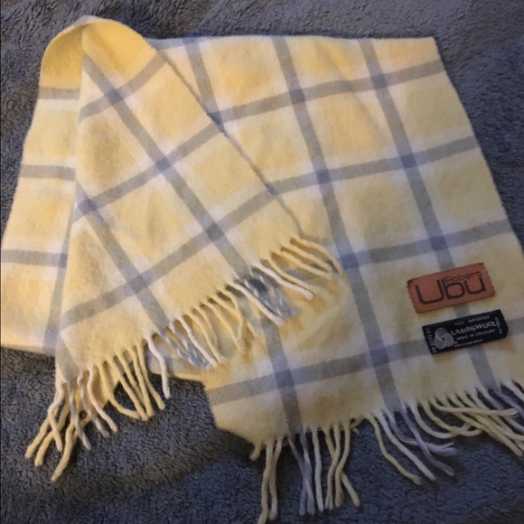 Robert Ubu Accessories - SALE❤️❤️Vintage Robert Ubu lambs wool scarf