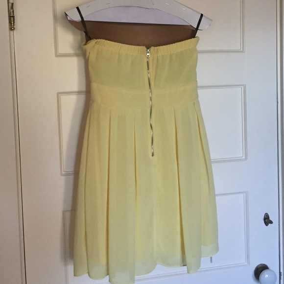 Yellow dress - Picture 2 of 2