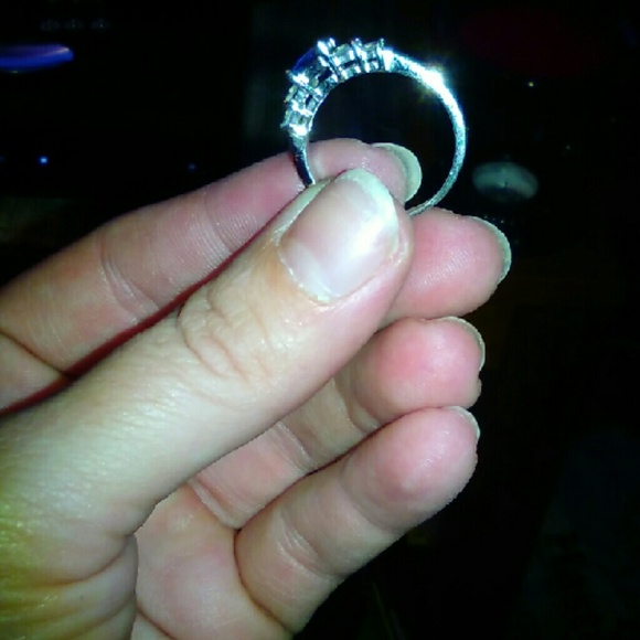 Ring - Picture 3 of 3