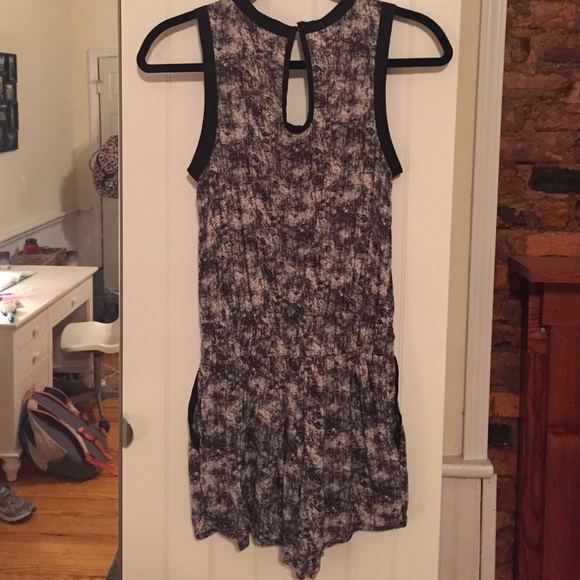 Patterned Romper - Picture 2 of 2