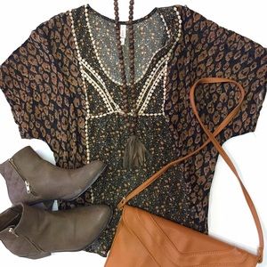 🎉SALE!🎉Boho Sheer floral and animal print blouse