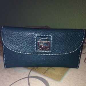 🚫Final Price🚫Dooney & Burke Leather Wallet