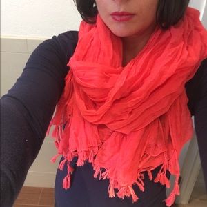 GORGEOUS coral scarf 🍉