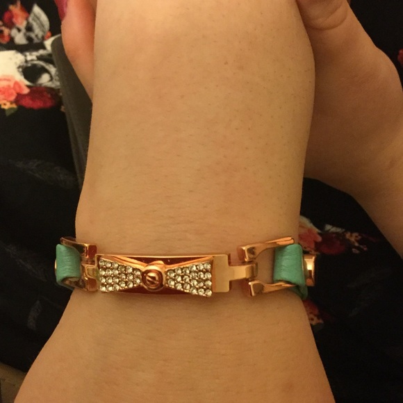 Betsey Johnson Jewelry - 💯 HP 🎉Authentic Betsey Johnson Bracelet