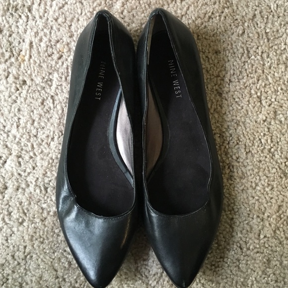 Black Nine West flats