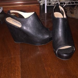 Super cute Steve Madden wedges!!
