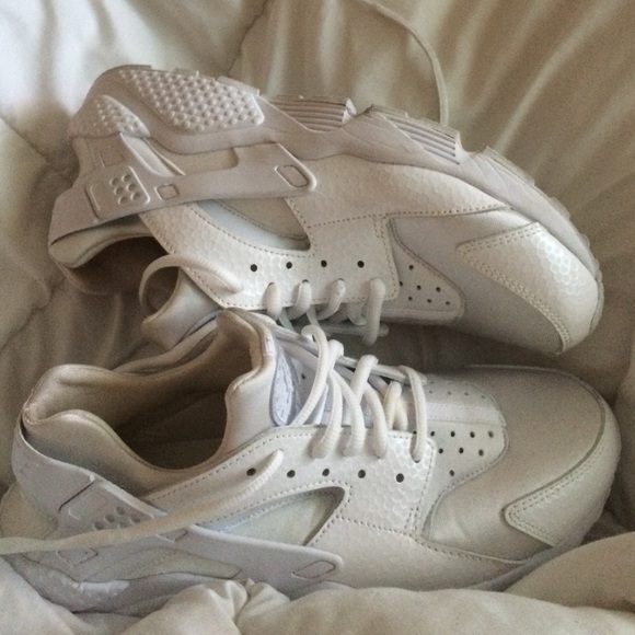 All White Air Huarache