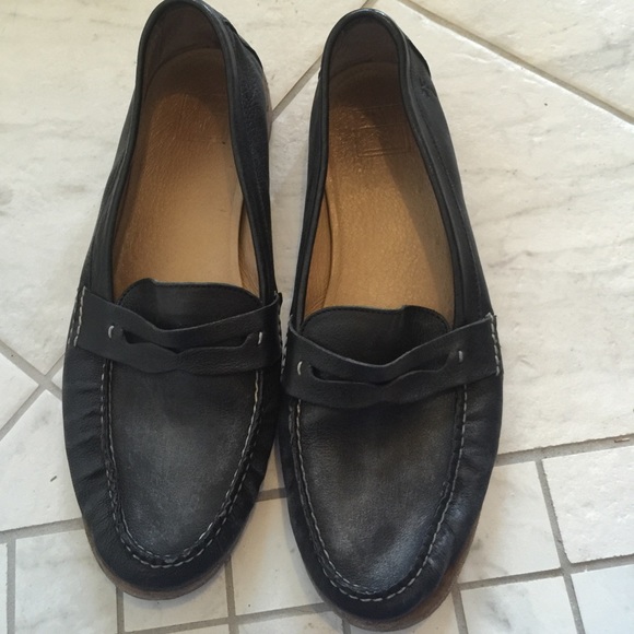Women's frye black loafers size 10