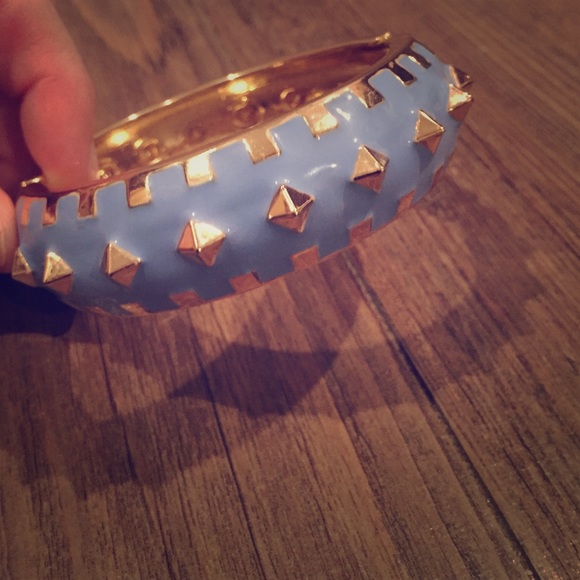 Periwinkle and GOLD studded bangle💓