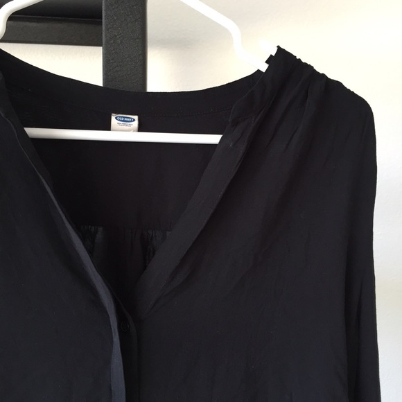 Old Navy top - Picture 2 of 4