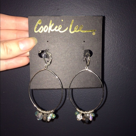 Genuine crystal hoop like earrings