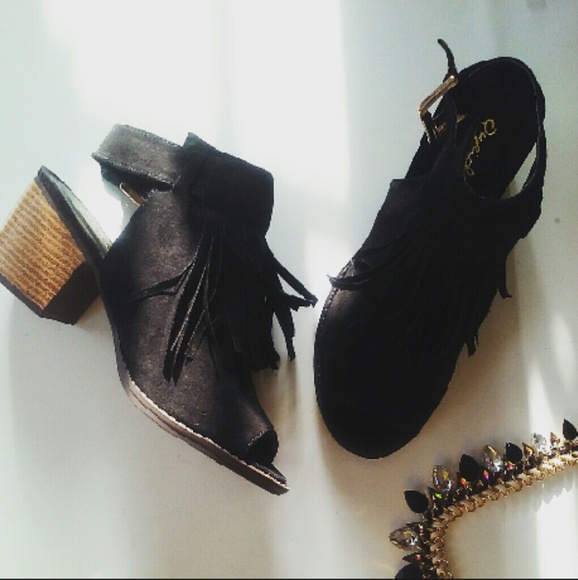 Shoes - 🌼😍🌴SUMMER WEEKEND SALE🌴😍🌼