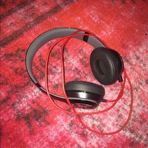 Beats by Dre black solo2