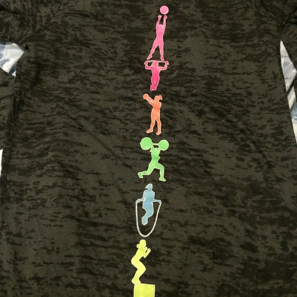 Light pull over long sleeve with hood