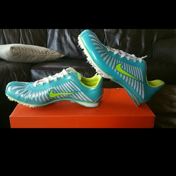 Nike spikes