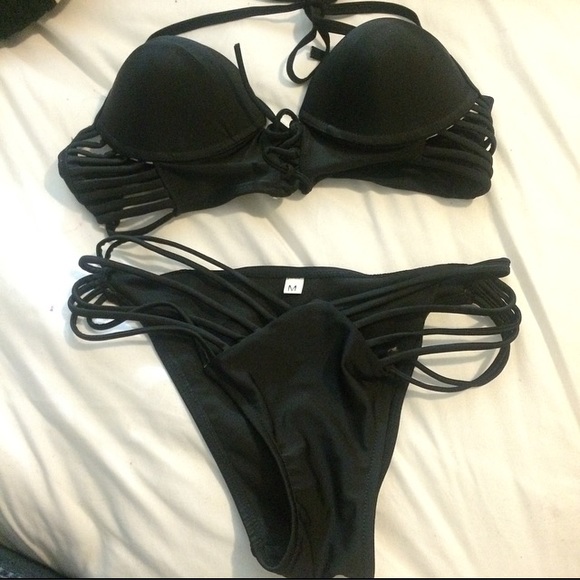 Strappy Push Up Black Bikini - Picture 3 of 4