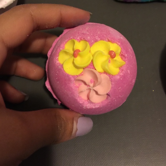 Think pink bath bomb