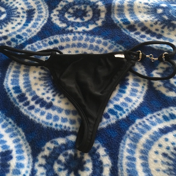 Thong/Brazilian bikini bottom