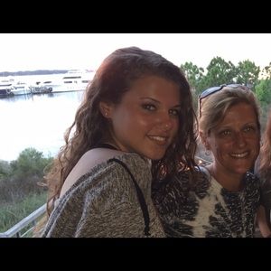 Meet your Posher, Avery