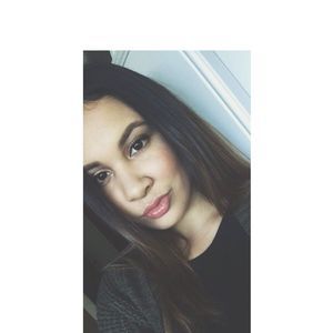Meet your Posher, Cinthia