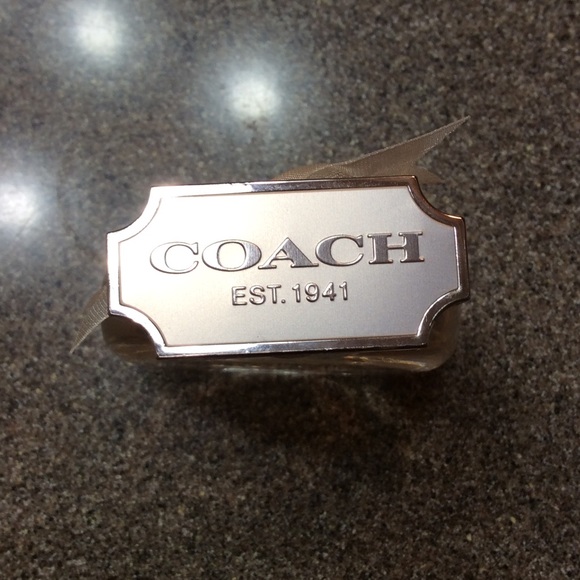 Coach Love - Picture 2 of 2