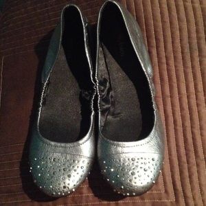 Shiny gray flats