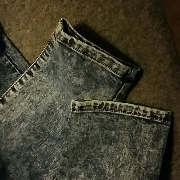 Forever 21 Acid wash Jeans - Picture 2 of 3