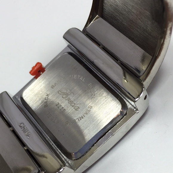 Fabulous Cuff Quartz Watch - Picture 3 of 4