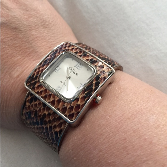 Fabulous Cuff Quartz Watch - Picture 4 of 4