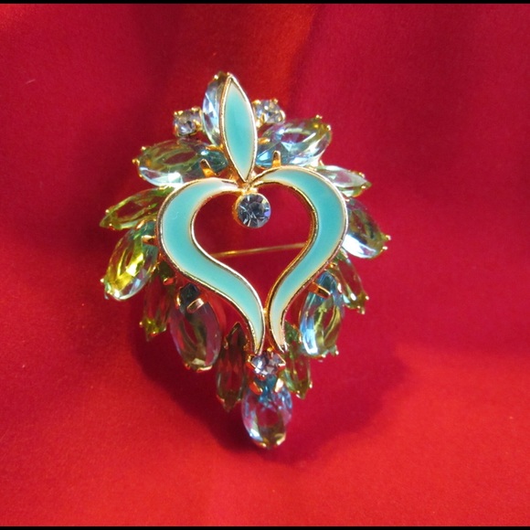 Gorgeous brooch