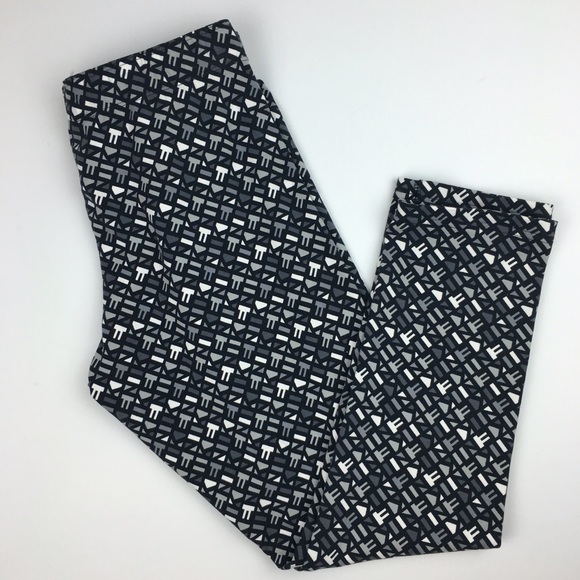 Nike Pants - [Nike] Leg-A-See Allover Print Crop Leggings Logo