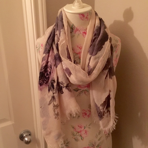 Simply Vera Scarf