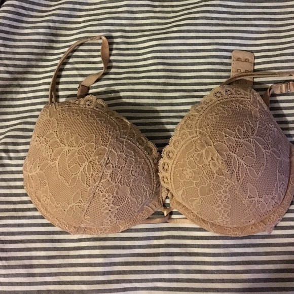 Victoria's Secret lace nude push-up bra 34C