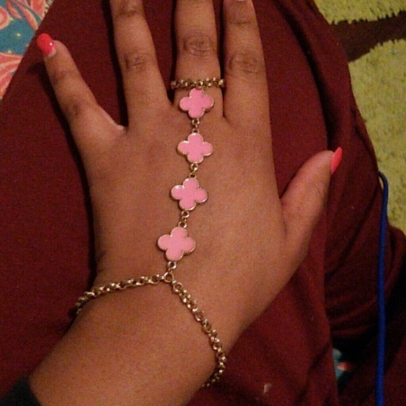 Beautiful hand chain - Picture 1 of 2