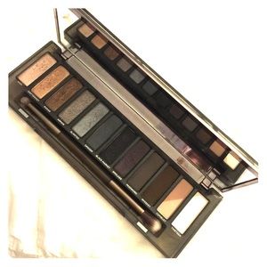 Naked Smoky Palatte - Gently Used + FULL sanitize